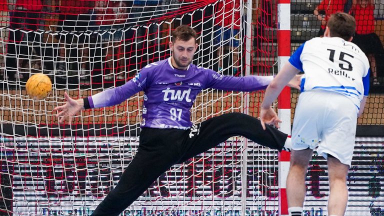 Jan Reimer vollstreckte alle vier Siebenmeter sicher, Foto: Eulen