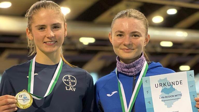 Maxima Majer (l.) und Anna Konrad. (Copyright: TSV Bayer Dormagen)