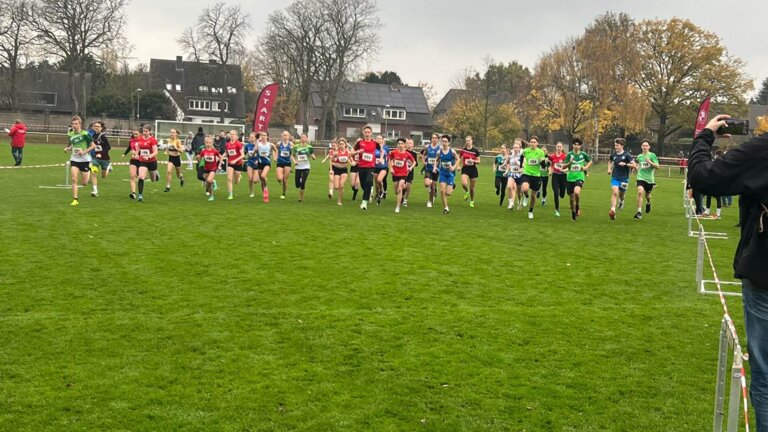 Startschuss der U16 in Krefeld. (Copyright: TSV Bayer Dormagen)