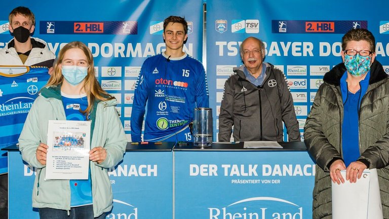 Allgemeine Freude nach der Ziehung der Gewinnerlose durch Jan Reimer, Foto: Heinz Zaunbrecher