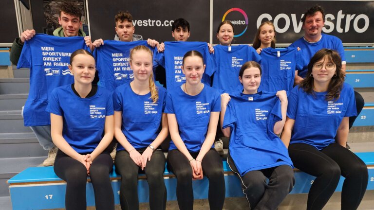 TSV-Sportler*innen erhalten zur Erlangung des Basisscheins ein TSV-T-Shirt.